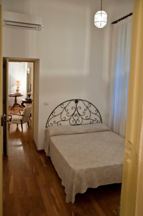 Garden Suite At Palazzo Famularo 레체 외부 사진